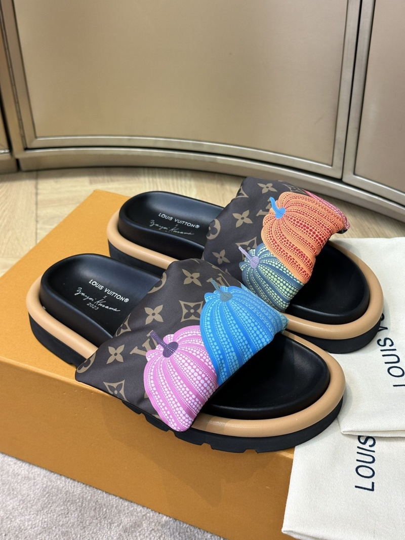 l0vis Vvtt0n slippers